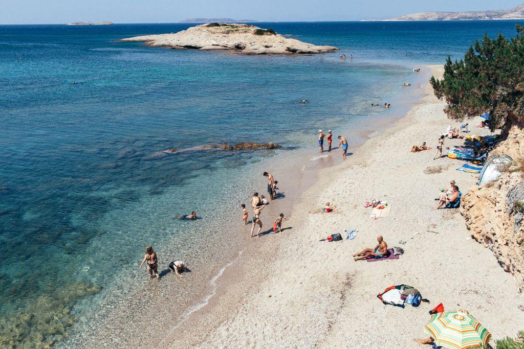 Ακατάλληλες παραλίες στην Αττική: Η λίστα από τον Πειραιά μέχρι τη Βουλιαγμένη