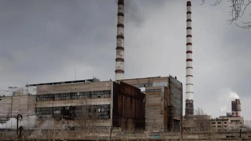 Οι Ουκρανοί μιλούν για βομβαρδισμό του εργοστασίου στο Αζότ αλλά δείχνουν βίντεο από πυρκαγιά του 2014