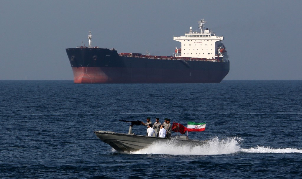 Υπό κατάσχεση παραμένουν στο Ιράν τα δύο ελληνικά δεξαμενόπλοια – Τι γίνεται με το ιρανικό φορτίο πετρελαίου του «Lana»