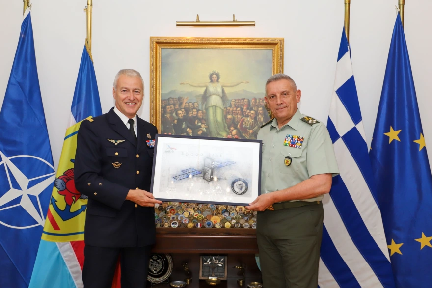 Αρχηγός ΓΕΕΘΑ: «Συνεργασία με τη Γαλλία και στον τομέα του διαστήματος»