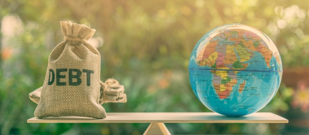 Fitch: Έρχεται παγκόσμια ύφεση – Οι καταναλωτές της ευρωζώνης θα βιώσουν μείωση των πραγματικών εισοδημάτων