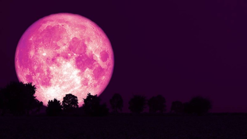 Οι τυχεροί της υπόθεσης: Aυτά είναι τα τρία ζώδια που επηρεάζονται λιγότερο από την πανσέληνο της φράουλας