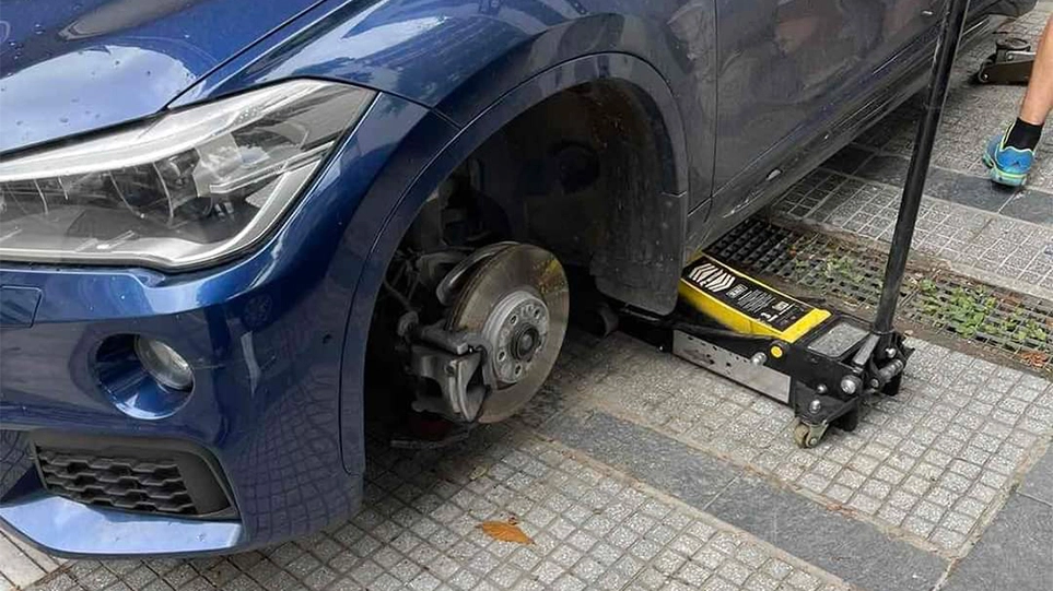 Θεσσαλονίκη: Έκπληκτος έμεινε αντιδήμαρχος όταν είδε ότι του έκλεψαν τις ρόδες από το αυτοκίνητο