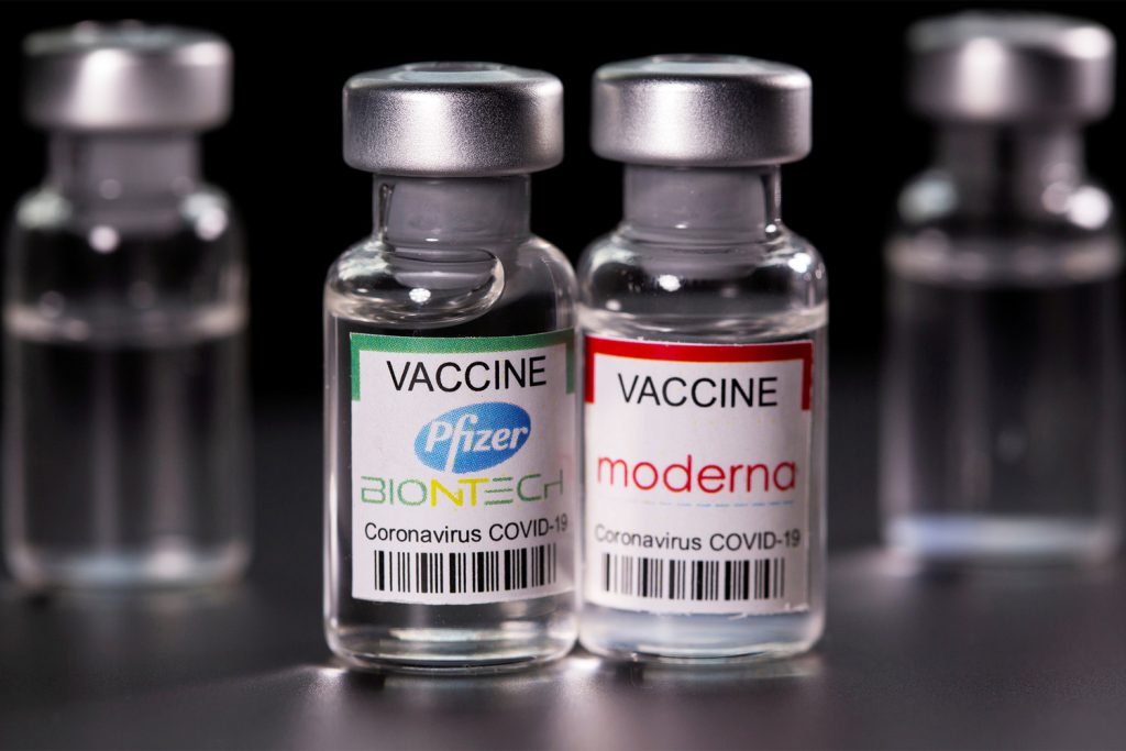 Μάθετε ποιο εμβόλιο είναι πιο επικίνδυνο – Της Moderna η της Pfizer;