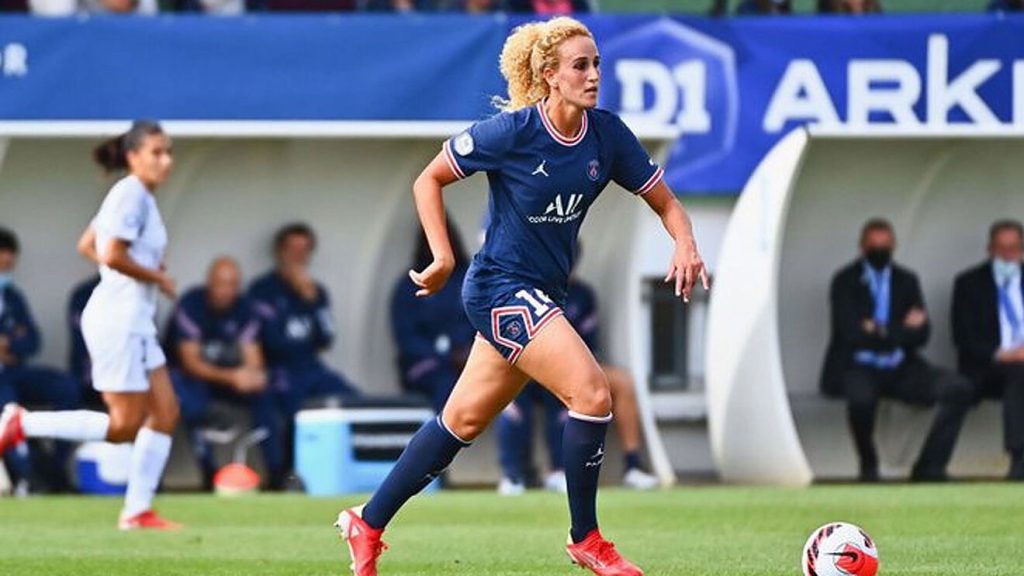 Ποδοσφαιρίστρια Παρί Σεν Ζερμέν για την επίθεση που είχε δεχθεί: «Με χτυπούσαν για πέντε λεπτά με σιδερολοστό –  Νόμιζα ότι θα πεθάνω»