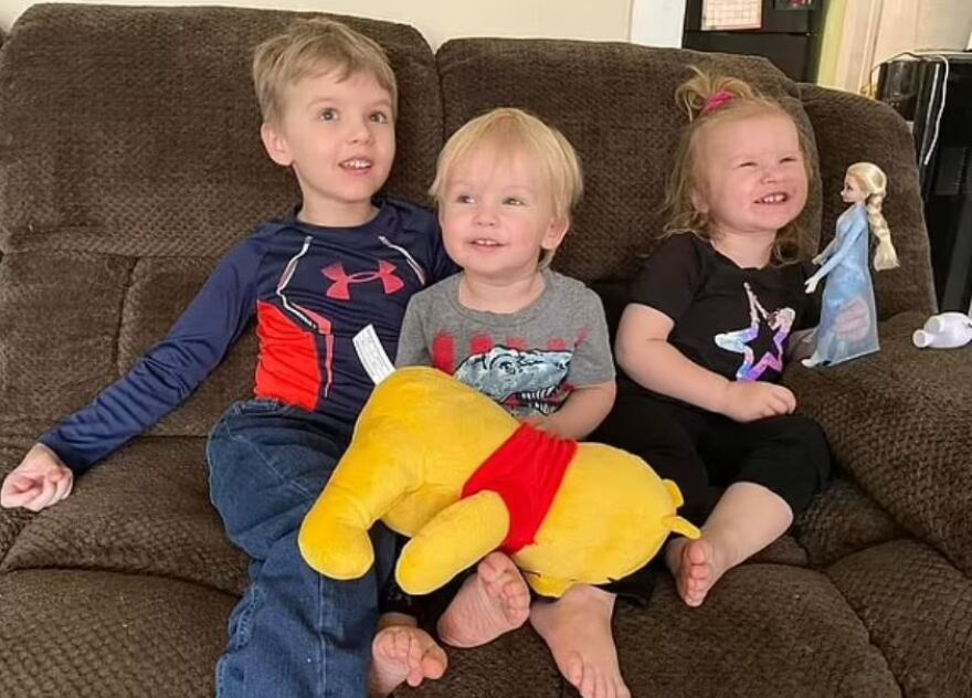 Σικάγο: Μητέρα εντόπισε νεκρά τα τρία της παιδιά – Τα έπνιξε ο εν διαστάσει σύζυγός της μέσα στο σπίτι του