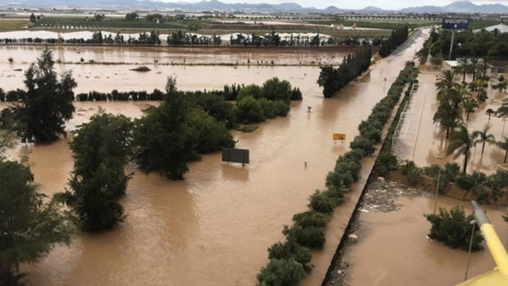 Αθώα κρίθηκε η Ρένα Δούρου κι άλλοι 12 κατηγορούμενοι για τις φονικές πλημμύρες στην Μάνδρα