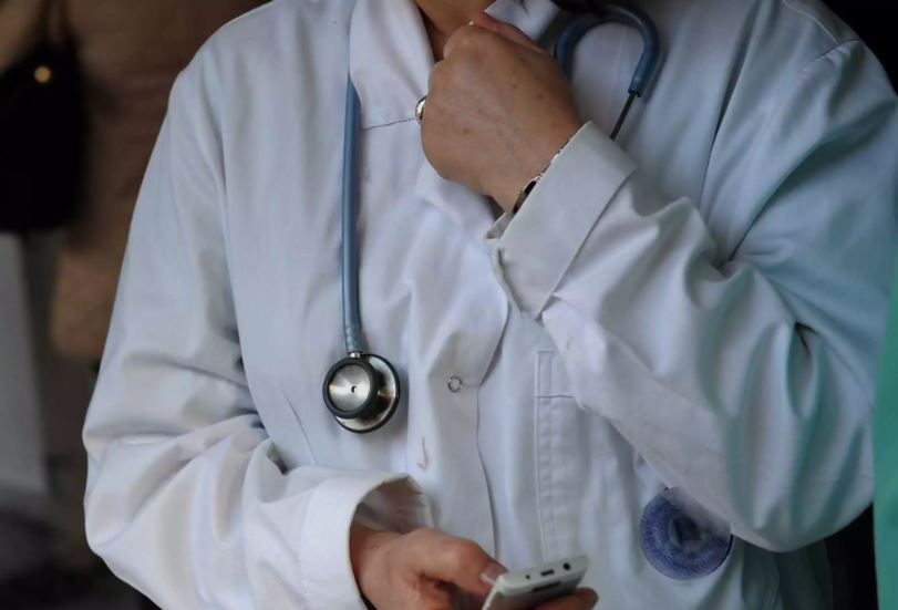 Προσωπικός γιατρός: Δημοσιεύθηκε στο ΦΕΚ η υπουργική απόφαση – Πώς θα γίνεται η εγγραφή