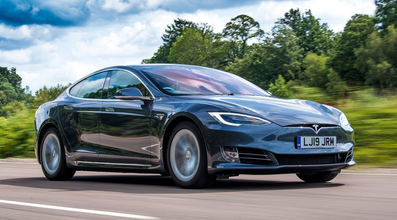 Tesla: Κατέγραψε τα περισσότερα ατυχήματα με συστήματα υποβοήθησης οδηγών
