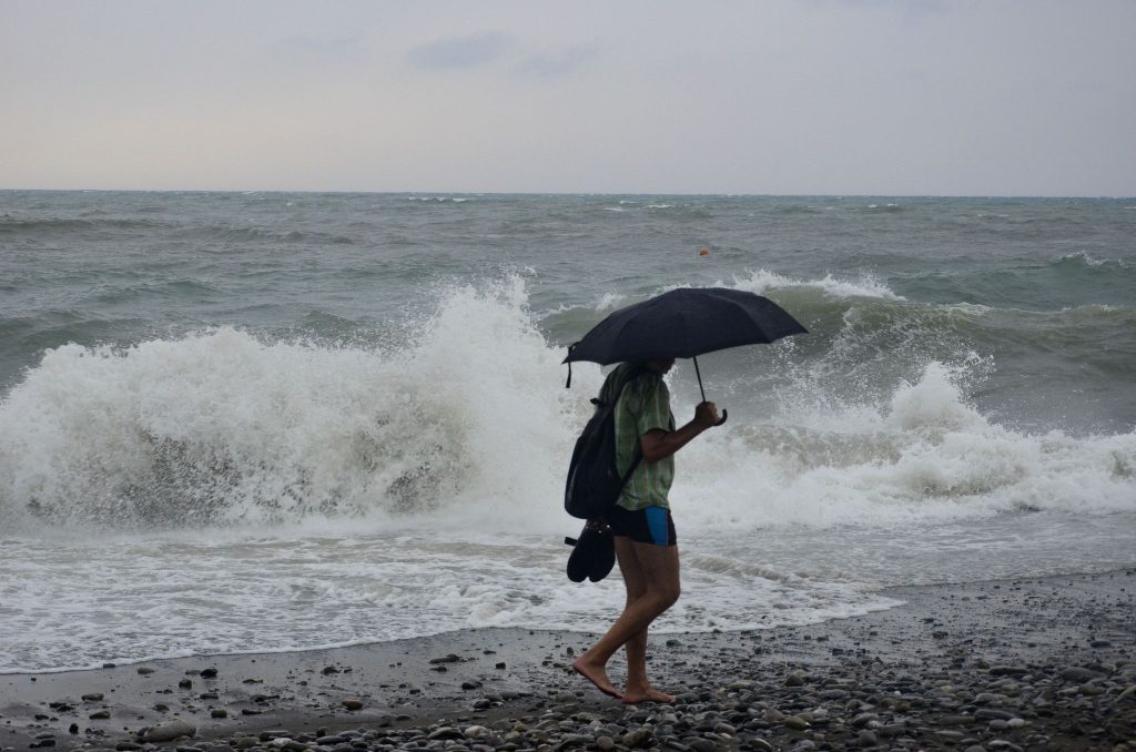 Υψηλές θερμοκρασίες την Παρασκευή: Μάθετε πού θα βρέξει