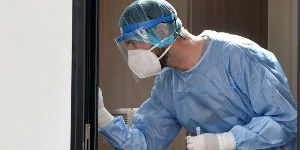 Κορωνοϊός: 7.204 νέα κρούσματα και 10 θάνατοι