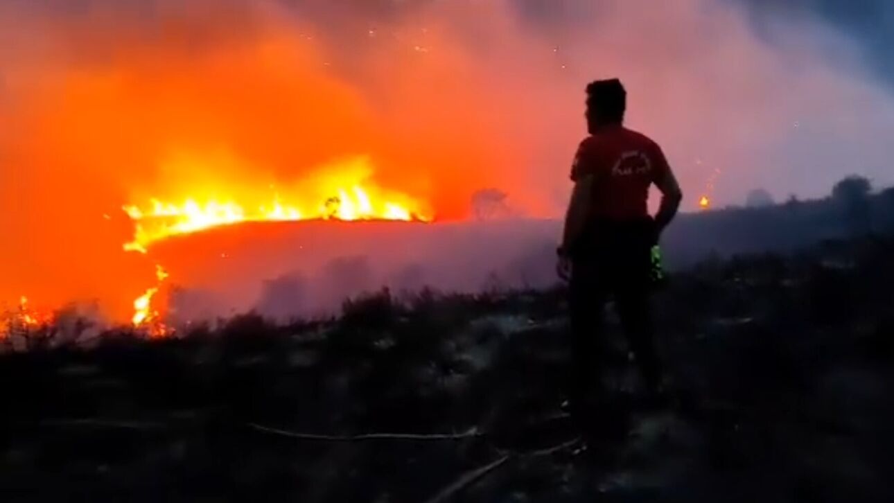 Ανεξέλεγκτη η φωτιά στην Εύβοια – Συνεδριάζει το Συντονιστικό στην Κύμη