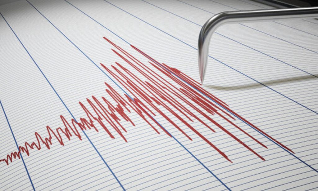 Τριπλός σεισμός «ταρακούνησε» την Εύβοια (φώτο)