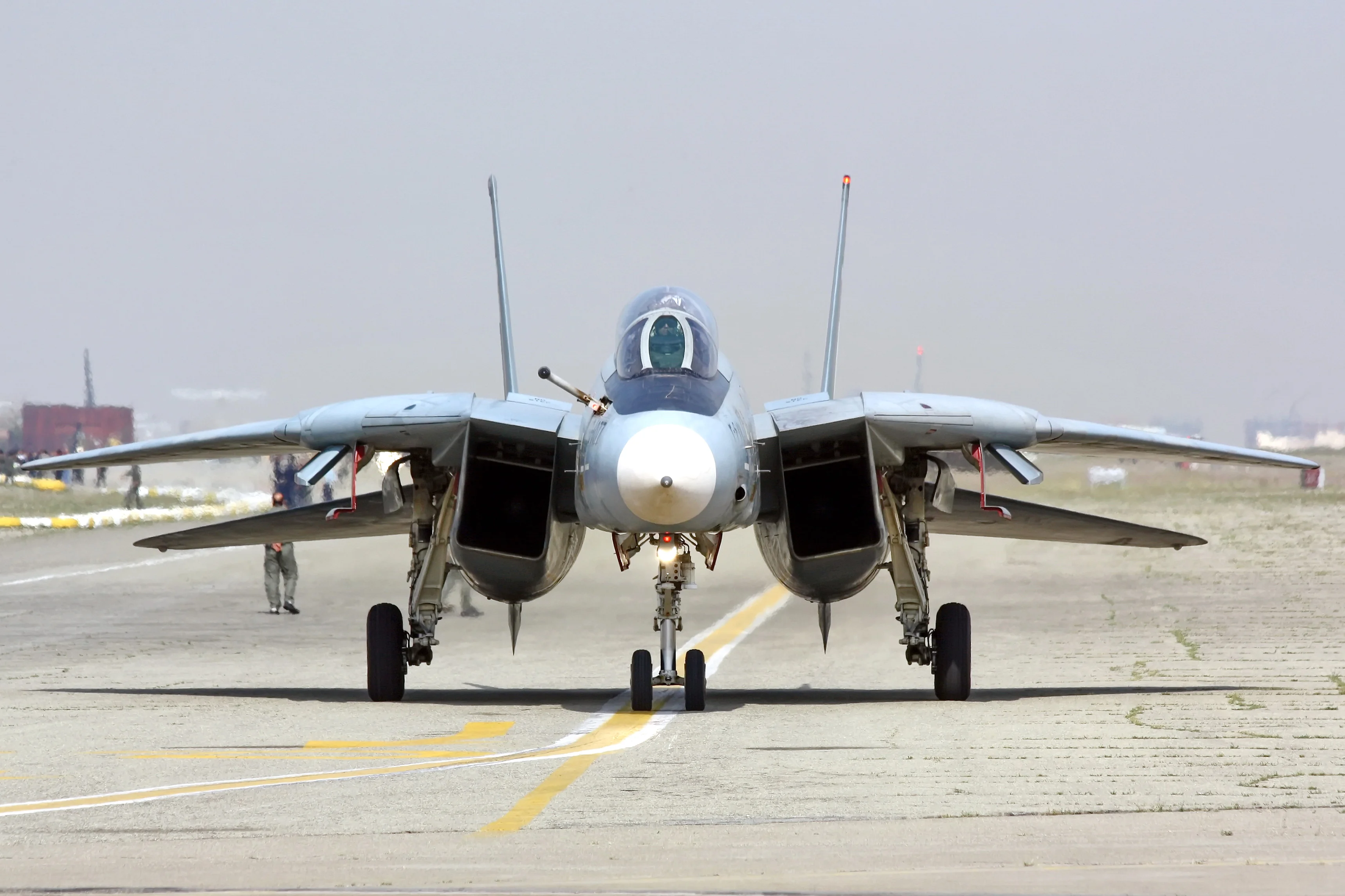 Συνετρίβη μαχητικό F-14 στο Ιράν – Τραυματίστηκαν ελαφρά οι δύο χειριστές (βίντεο)