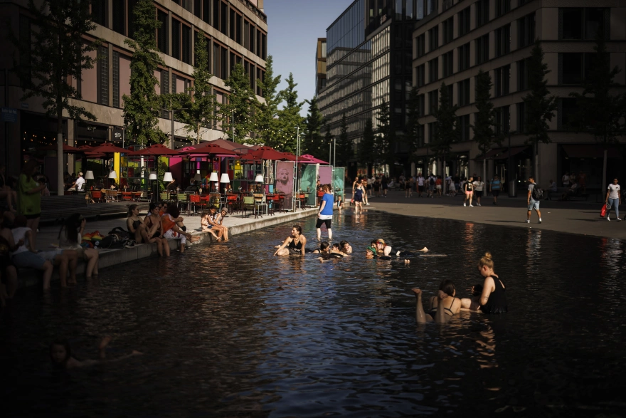 Ο καιρός στην Ευρώπη: Στη Γαλλία η θερμοκρασία έπεσε στους 16°C και στη Γερμανία σκαρφάλωσε στους 38°C