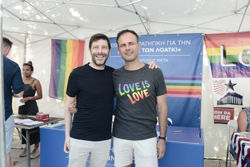 Σχεδόν σύσσωμο παρευρέθηκε στο Athens Pride 2022 το «Μέγαρο Μαξίμου»