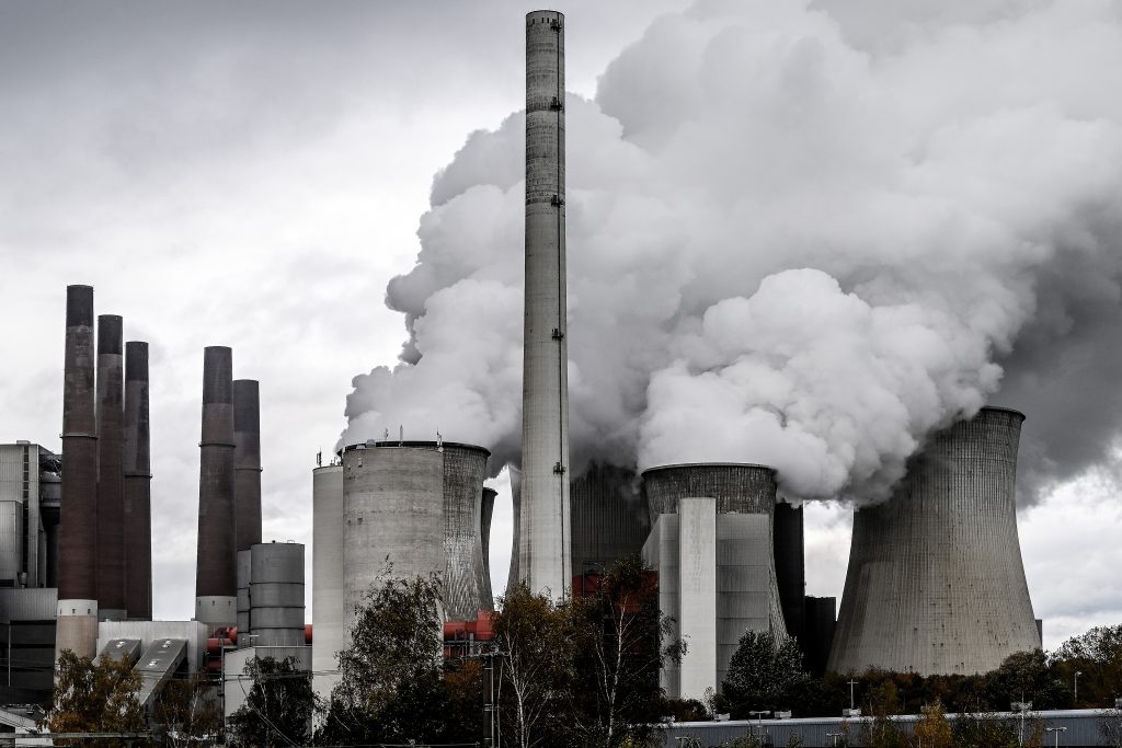 Η Γερμανία στρέφεται στον άνθρακα για να αντιμετωπίσει ελλείψεις και ακρίβεια – Ο «πράσινος» Κ.Μητσοτάκης περιμένει το πανάκριβο LNG και τις ΑΠΕ!