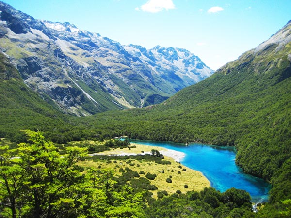 Η λίμνη με τη μεγαλύτερη διαύγεια – Εντυπωσιακές εικόνες! (φωτο)