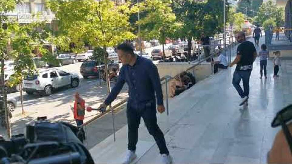 Θεσσαλονίκη: Ποινική δίωξη για απόπειρα ανθρωποκτονίας στην 31χρονη που μαχαίρωσε τον σύζυγό της