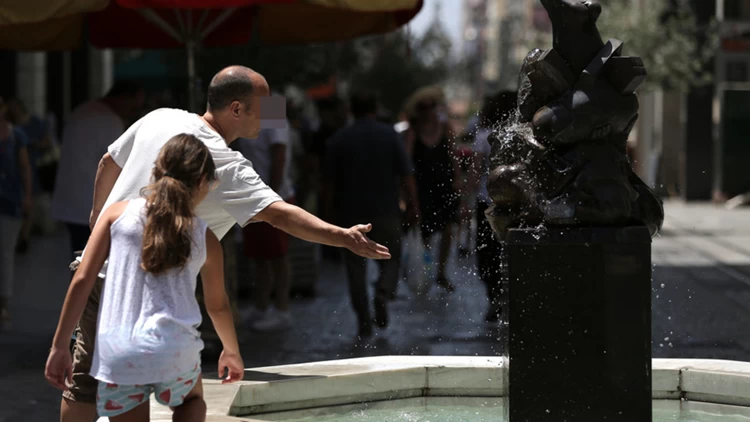 Καιρός: Ανεβαίνει και άλλο ο υδράργυρος σήμερα – Που θα χτυπήσει 37αρια