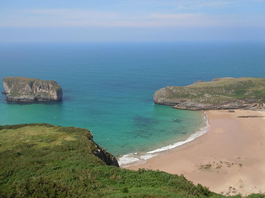 Ισπανία: Πρόστιμο 750 ευρώ για όποιον κάνει την ανάγκη του μέσα στη θάλασσα