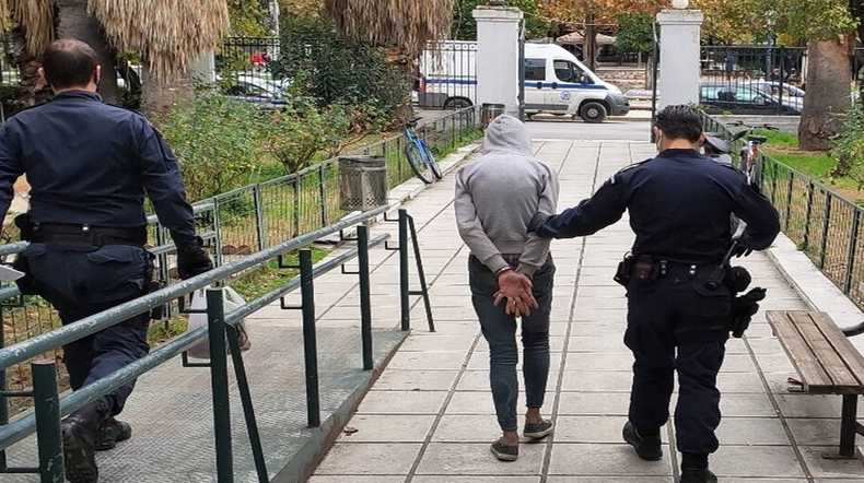 Βόλος: Στη φυλακή και πάλι ο ταραξίας «Κάμελ» για επίθεση σε 30χρονο πατέρα με μωρό