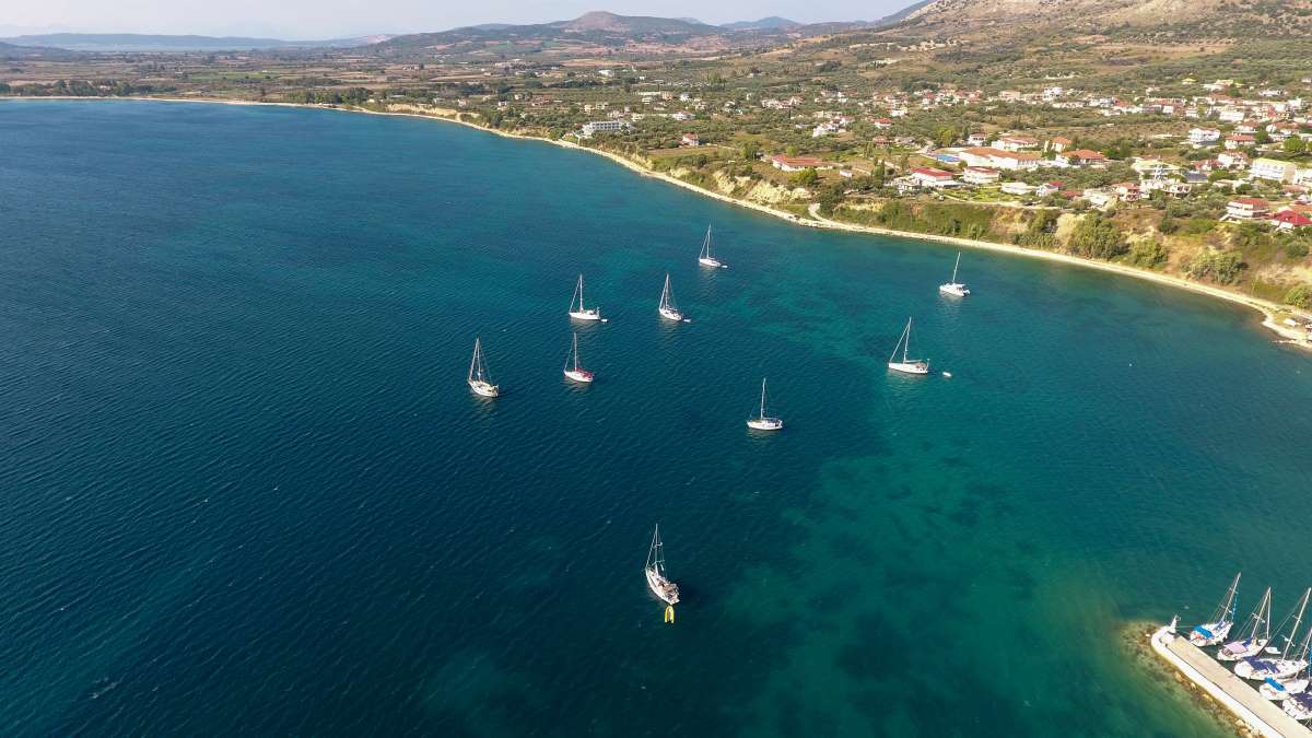 Βαθυαβάλι: Ο «κρυμμένος» καλοκαιρινός παράδεισος στην Αιτωλοακαρνανία που θα σας «μαγέψει»