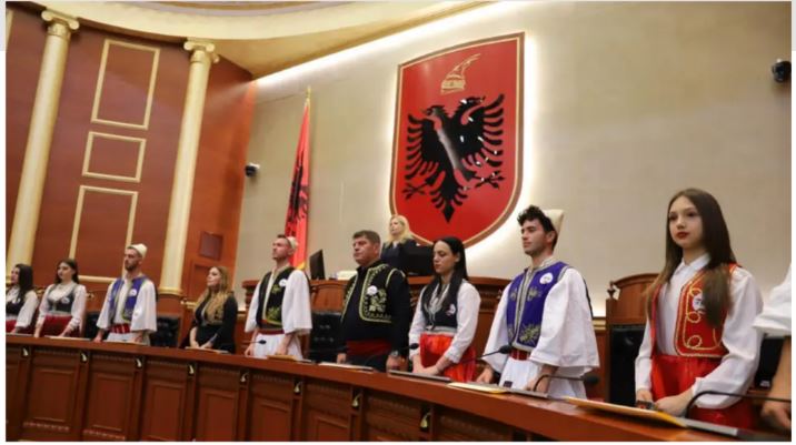 Εκδήλωση – πρόκληση για την Τσαμουριά μέσα στην αλβανική βουλή