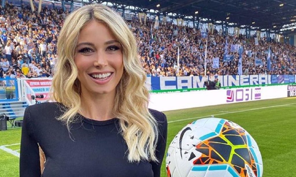 Ντιλέτα Λεότα: Αναστατώνει τα social media ποζάροντας για την παγκόσμια ημέρα γιόγκα (φώτο)