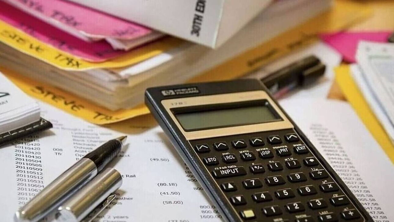 Φορολογικές δηλώσεις 2022: Δείτε πώς θα δηλώσετε τους τόκους καταθέσεων – Τα 7 «κλειδιά»«