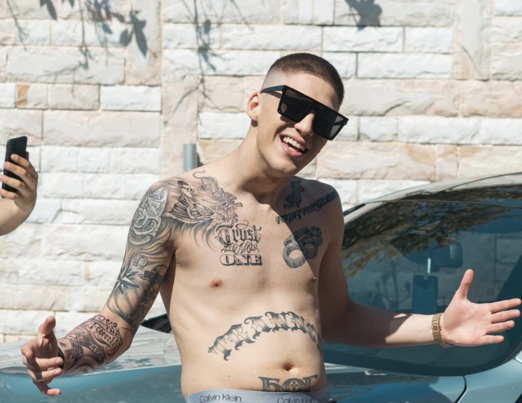 MAD VMA – Trannos: «Δεν πήρα βραβείο γιατί τσακώθηκαν άλλοι και την πλήρωσα εγώ»