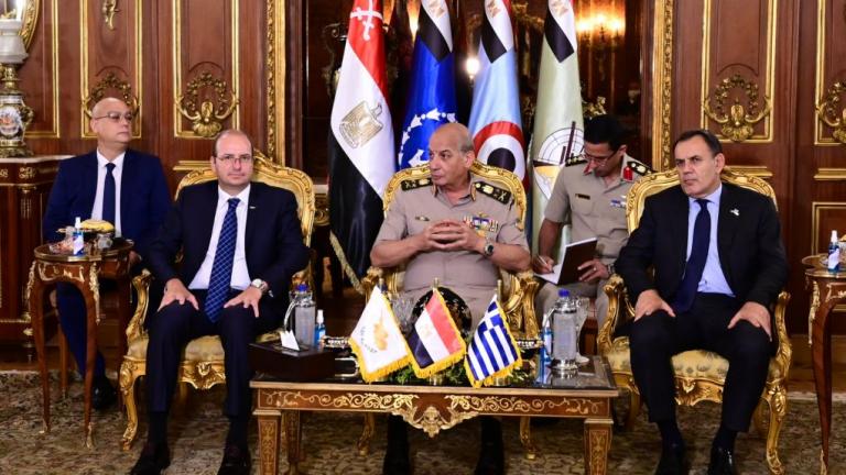 Τριμερής Ελλάδας – Κύπρου – Αιγύπτου: Ανάποδα η ελληνική σημαία – Δεν το κατάλαβε ο Ν.Παναγιωτόπουλος