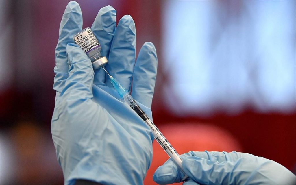 Η.Μόσιαλος: Διαφωνεί με την τέταρτη δόση του εμβολίου – «Δεν συνοδεύεται από την αναγκαία τεκμηρίωση»