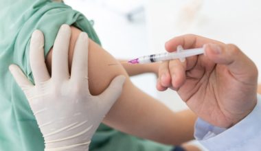 Κορωνοϊός: Pfizer/BionTech ξεκινούν τα τεστ εμβολίων επόμενης γενιάς 