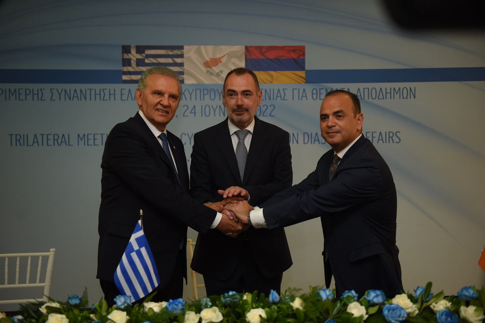 Πάτρα: Ελλάδα – Κύπρος – Αρμενία υπέγραψαν Μνημόνιο συνεργασίας για θέματα Αποδήμων