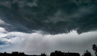 Καιρός: Έρχονται βροχές και καταιγίδες στη βόρεια Ελλάδα μετά τον καύσωνα – Νέο «κύμα» ζέστης από την Κυριακή