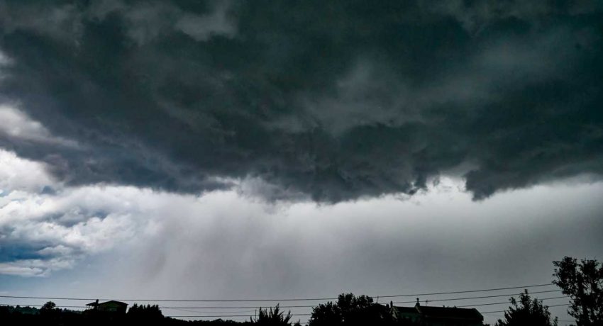 Καιρός: Έρχονται βροχές και καταιγίδες στη βόρεια Ελλάδα μετά τον καύσωνα – Νέο «κύμα» ζέστης από την Κυριακή