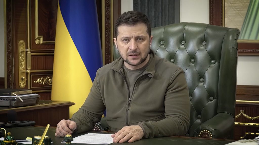 Ο Β.Ζελένσκι διαβάζει πολύ «Άρχοντα των Δαχτυλιδιών»: «Η Ουκρανία δεν είναι σύνορο μεταξύ Ορκ και ξωτικών»