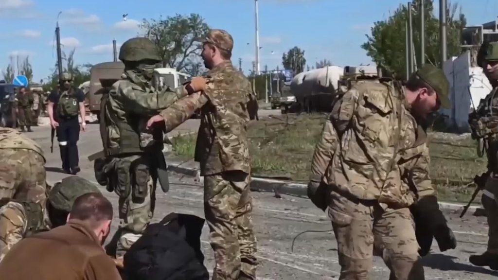800 Ουκρανοί παραδόθηκαν στα Λισιτσάνσκ – Οι κάτοικοι της πόλης περιμένουν να υποδεχτούν τους Ρώσους