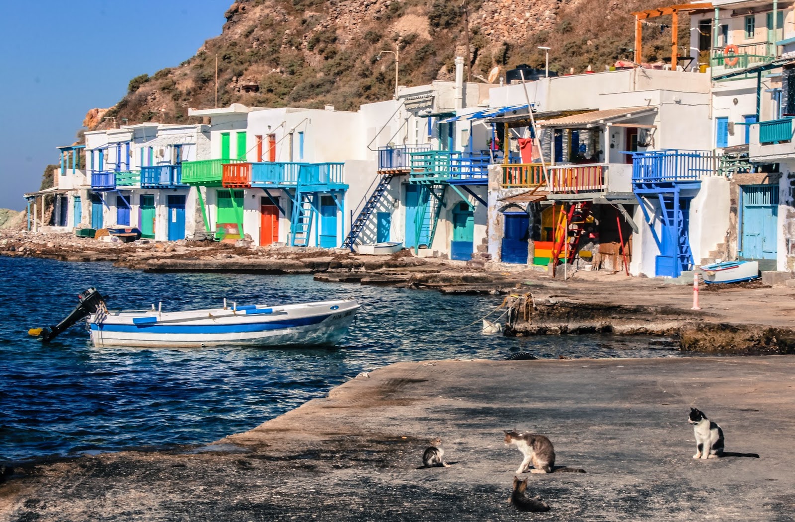 «Πόλεμος» για το… διαμέρισμα-ιατρείο του ορθοπεδικού που πήγε στη Μήλο και δεν είχε που να κοιμηθεί!