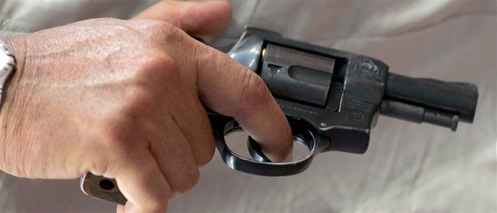 Απόπειρα αυτοκτονίας στο Ξυλόκαστρο: 82χρονος άνδρας πάτησε τη σκανδάλη