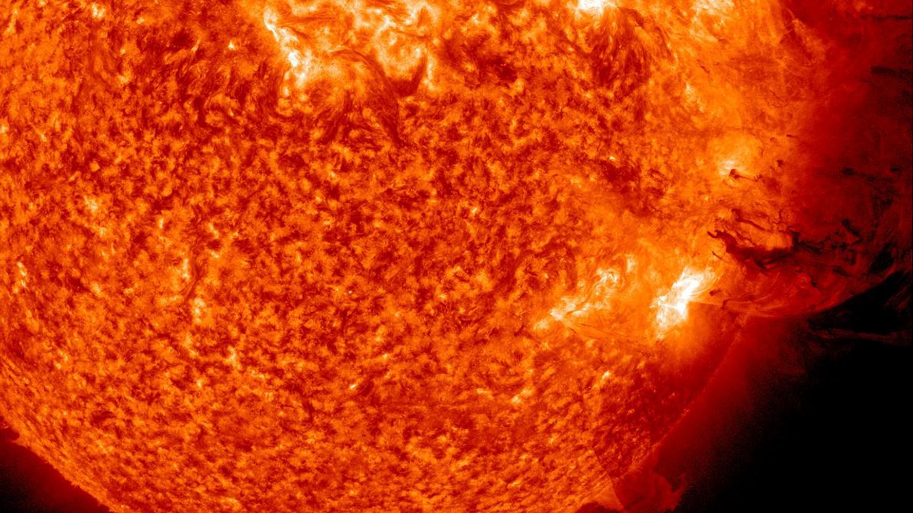 Διάστημα: Ηλιακή κηλίδα διπλασιάστηκε και «κοιτάει» προς τη Γη