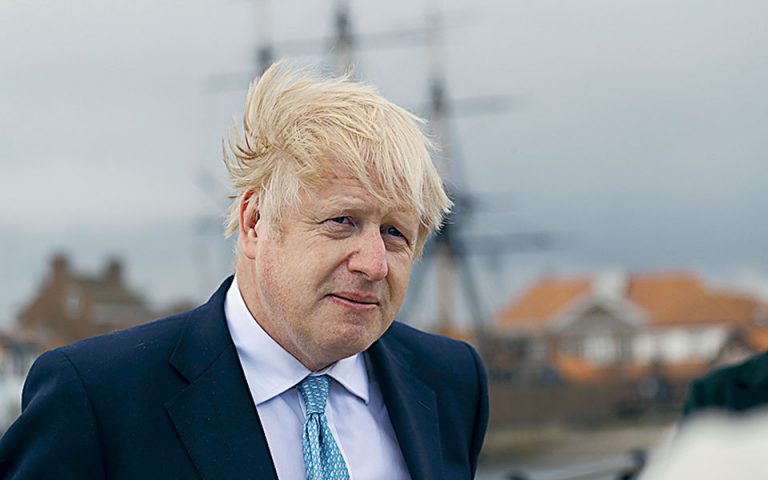 Μ.Τζόνσον σε Ε.Μακρόν: «Όχι» σε λύση μέσω διαπραγματεύσεων στην Ουκρανία