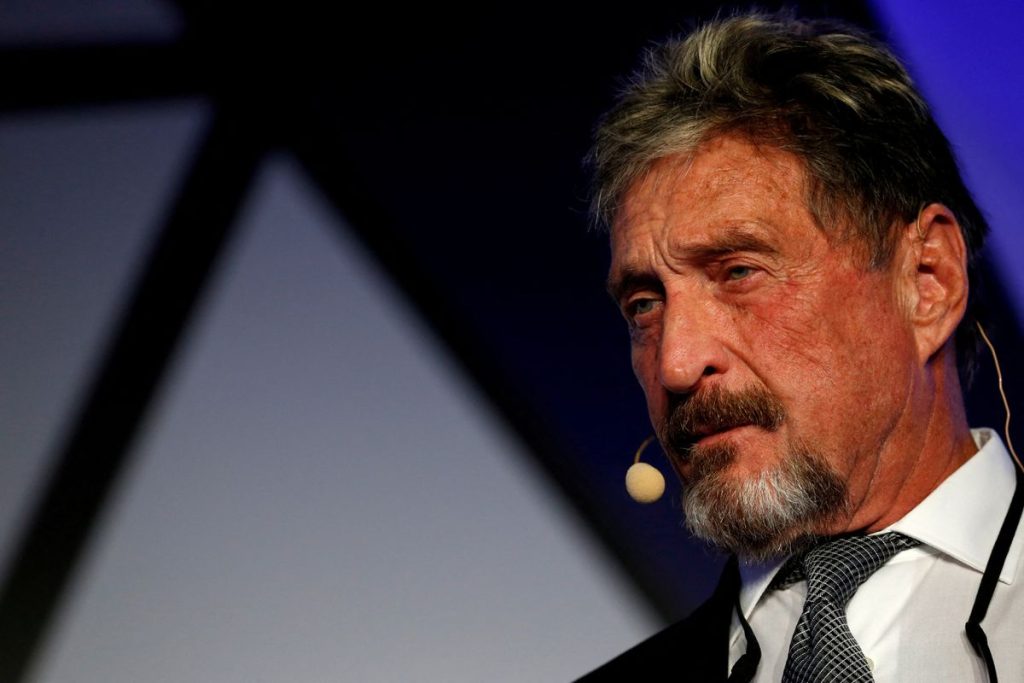 John McAfee: Ακόμη αγνοείται η… σορός  του ένα χρόνο μετά τον θάνατό του!