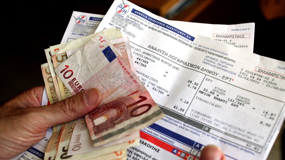 «Πάγωμα» ρήτρας αναπροσαρμογής: Τι θα κερδίσει ο καταναλωτής