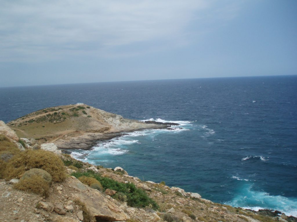 Κάβο Ντόρο: Το ακρωτήρι της Εύβοιας με τις μοναδικές παραλίες & τα «παρθένα» μονοπάτια