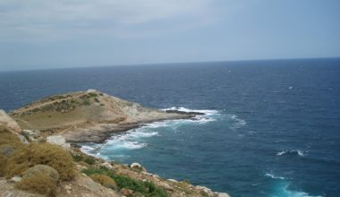 Κάβο Ντόρο: Το ακρωτήρι της Εύβοιας με τις μοναδικές παραλίες & τα «παρθένα» μονοπάτια