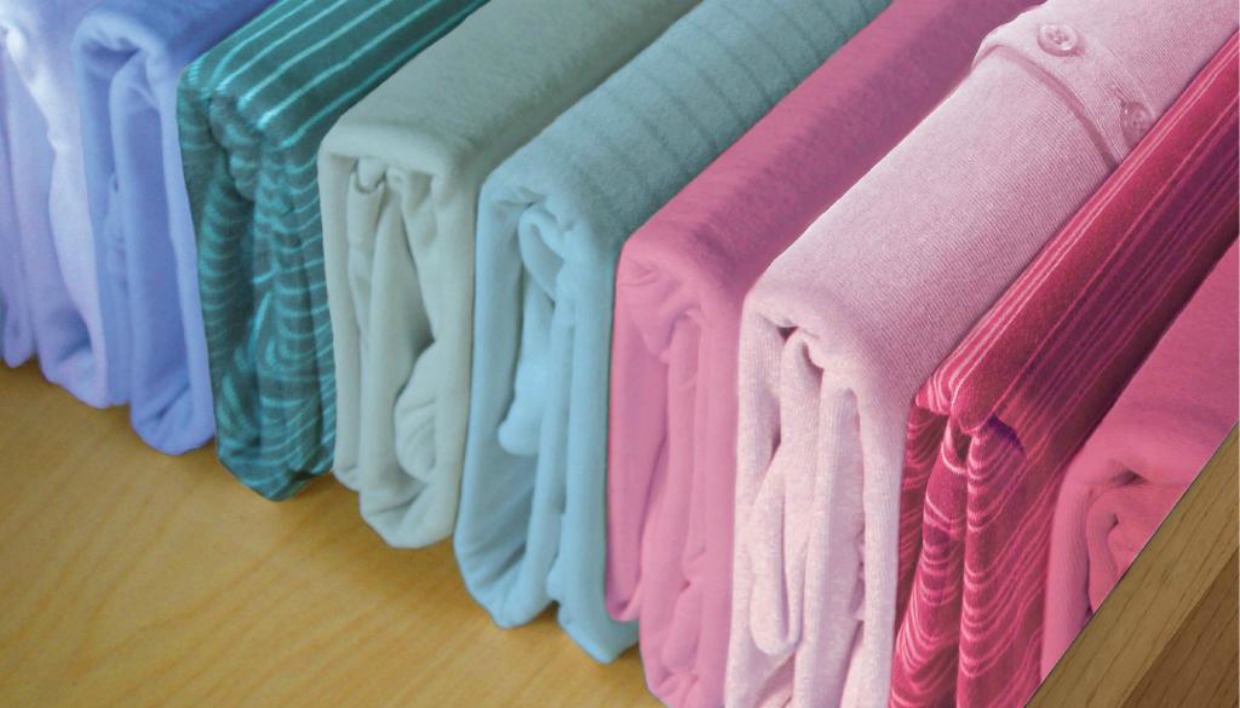 Το κόλπο για να διπλώνετε εύκολα και γρήγορα τα T-shirts! (βίντεο)