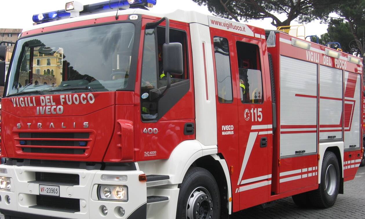 Φωτιά σε παιδικό κάμπινγκ λίγο έξω από την Ρώμη – Εξερράγησαν 50 φιάλες αερίου