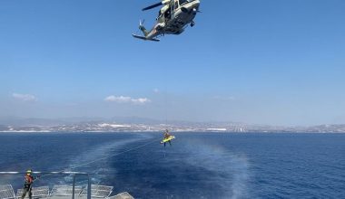 Ατύχημα σε άσκηση της Εθνικής Φρουράς της Κύπρου: Στρατιωτικός πήδηξε από ελικόπτερο κι έχασε τις αισθήσεις του